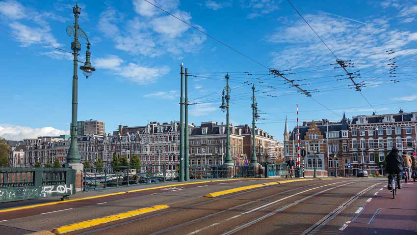 AMSTERDAM New Amstel Bridge