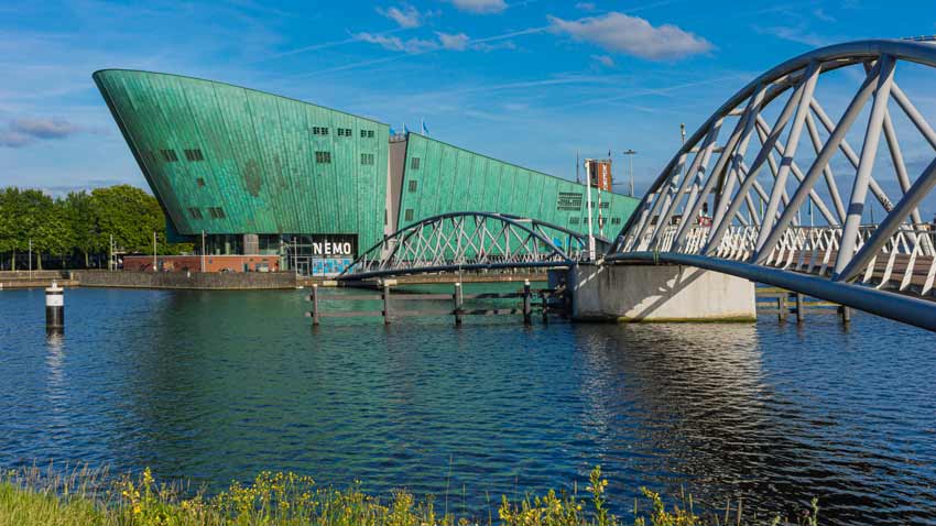 Amsterdam. Mr. J. J. van der Velde Bridge.