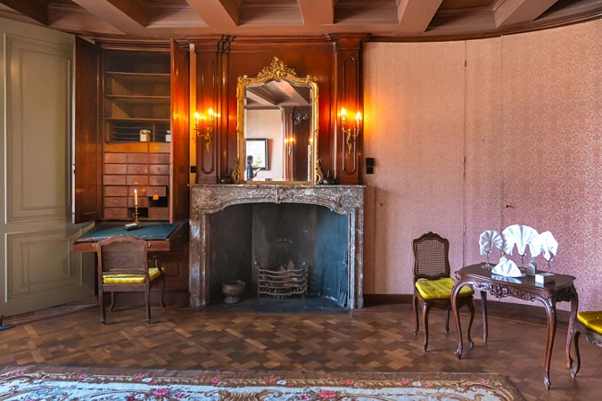 Amsterdam. Bartolotti House.