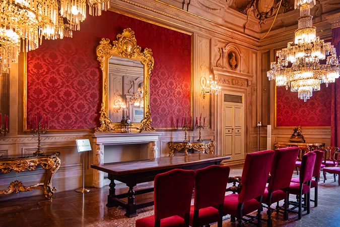 Italy. Bologna. Palazzo Accursio. Sala Rossa.