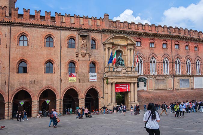 Italy. Bologna. Piazza Maggiore.