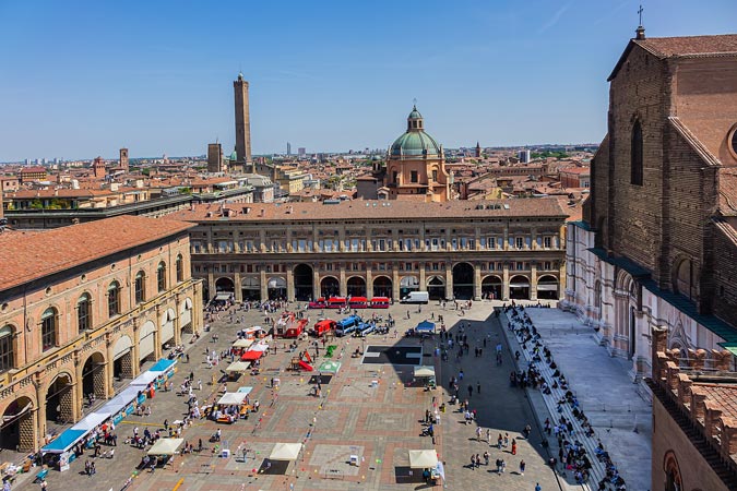 Italy. Bologna. Piazza Maggiore.